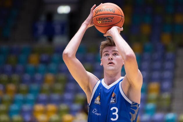 Fraport Skyliners - Hamburg Towers, easyCredit-BBL Matt Haarms (Fraport Skyliners, 3). Basketball-Spiel des easyCredit BBL zwischen den Fraport Skyliners und den Hamburg Towers am 10. Oktober 2021 in der Fraport-Arena in Frankfurt am Main., Frankfurt am Main Hessen Deutschland Fraport-Arena