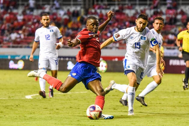 SAN JOSE, Costa Rica: Joel Campbell in action during the 2-1 Costa Rica victory over El Salvador in the Concacaf FIFA World Cup, WM, Weltmeisterschaft, Fussball Qualifiers on October 10, 2021, in San Jose, Costa Rica. San Jose San Jose Costa Rica Copyright: xJosexCamposxRojasx 0138179391st