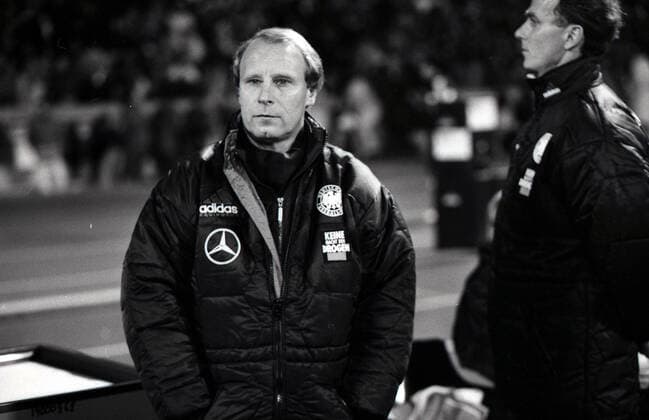 17.11.93 Deutschland - Brasilien Deutschland, Köln, 17.11.1993, Freundschaftsspiel, DFB Deutschland - Brasilien (2:1): Berti Vogts (Trainer Deutschland). *** 17 11 93 Germany Brazil Germany, Cologne, 17 11 1993, friendly match, DFB Germany Brazil 2 1 Berti Vogts coach Germany