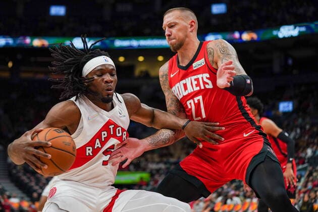 October 11, 2021, Toronto, on, Canada: Toronto Raptors forward Precious Achiuwa (5) drives to the net against Houston Rockets centre Daniel Theis (27) during first half NBA, Basketball Herren, USA preseason basketball action in Toronto on Monday, Oct. 11, 2021. Canada News - October 11, 2021  - ZUMAc35_ 20211011_zaf_c35_039 Copyright: xEvanxBuhlerx