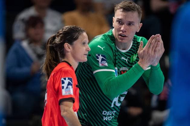 Handball Berlin 10.10.2021 Saison 2021 2022 1. Bundesliga HBL Füchse Berlin - THW Kiel Schiedsrichterin Merz, Maike Lasse Andersson (Füchse Berlin, No.11)
