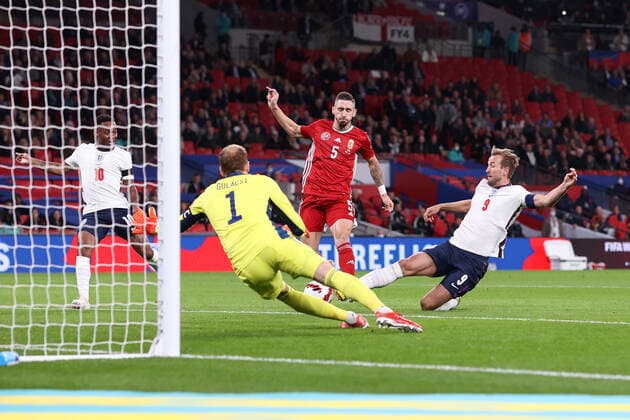 England v Hungary 12 October 2021, London - International Football - World Cup Qualifier - England v Hungary - Harry Kane of England goes close - Photo: Charlotte Wilson Offside. London UK Copyright: xCharlottexWilsonx xOffsidexOffside