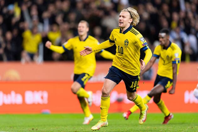 Sport Themen der Woche KW41 211012 Emil Forsberg of Sweden celebrates after scoring 1-0 during the FIFA World Cup, WM, Weltmeisterschaft, Fussball Qualifier football match between Sweden and Greece on October 12, 2021 in Stockholm. Photo: Jesper Zerman BILDBYRAN COP 234 JM0212 bbeng fotboll football soccer fotball vm-kval landskamp fifa world cup qualifier sverige sweden sverige a greece grekland jubel *** 211012 Emil Forsberg of Sweden celebrates after scoring 1 0 during the FIFA World Cup Qualifier football match between Sweden and Greece on October 12, 2021 in Stockholm Photo Jesper Zerman BILDBYRAN COP 234 JM0212 bbeng fotboll football soccer fotball vm kval landskamp fifa world cup qualifier sverige sweden sweden a greece greece cheers,  Copyright: JESPERxZERMAN BB211012JZ066