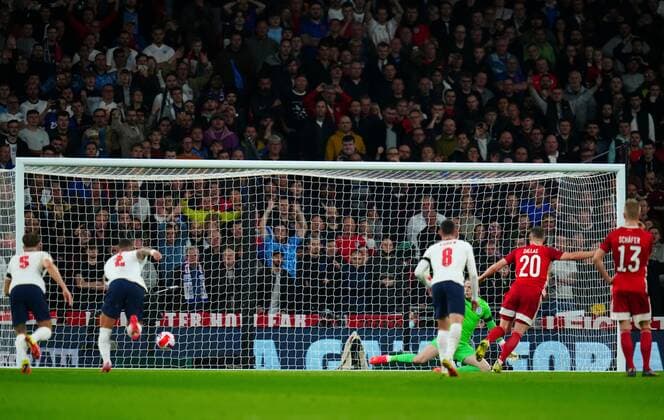 Mandatory Credit: Photo by Javier Garcia Shutterstock (12534018dz) Roland Sallai of Hungary sends England goalkeeper Jordan Pickford the wrong way and scores the opening goal from the penalty spot England v Hungary, FIFA World Cup, WM, Weltmeisterschaft, Fussball 2022 Qualifying, Group I, Football, Wembley Stadium, London, UK - 12 Oct 2021 EDITORIAL USE ONLY No use with unauthorised audio, video, data, fixture lists, club league logos or live services. Online in-match use limited to 120 images, no video emulation. No use in betting, games or single club league player publications. England v Hungary, FIFA World Cup 2022 Qualifying, Group I, Football, Wembley Stadium, London, UK - 12 Oct 2021 EDITORIAL USE ONLY No use with unauthorised audio, video, data, fixture lists, club league logos or live services. Online in-match use limited to 120 images, no video emulation. No use in betting, games or single club league player publications.  Copyright: xJavierxGarcia Shutterstockx 12534018dz