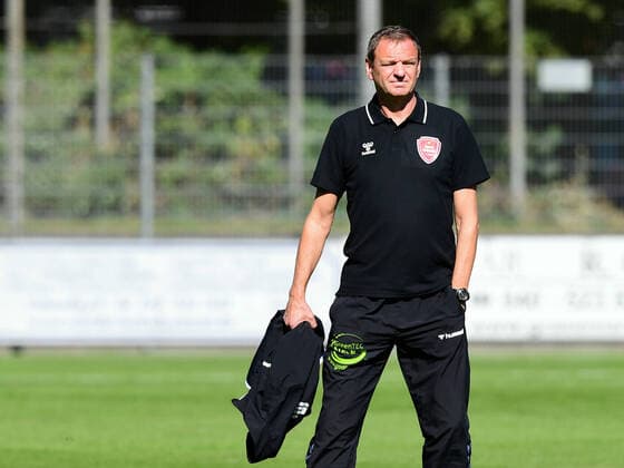 Seeliger Thomas Trainer (W.Flensburg) , Regionalliga Nord Gruppe Nord 03. Spieltag 2020 2021, FC St. Pauli II u23 vs. Weiche Flensburg , Sportplatz : Edmund-Plambeck-Stadion , Edmund-Plambeck-Stadion Norderstedt Germany