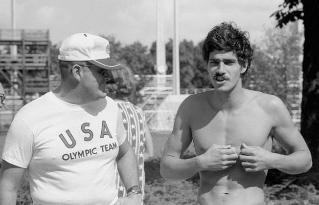Olympische Spiele München 1972 Schwimmen: Mark Spitz (USA) mit seinem Trainer Don Gambril beim Training 26.08.1972. *** Olympic Games Munich 1972 Swimming Mark Spitz USA with his coach Don Gambril during training 26 08 1972 HM