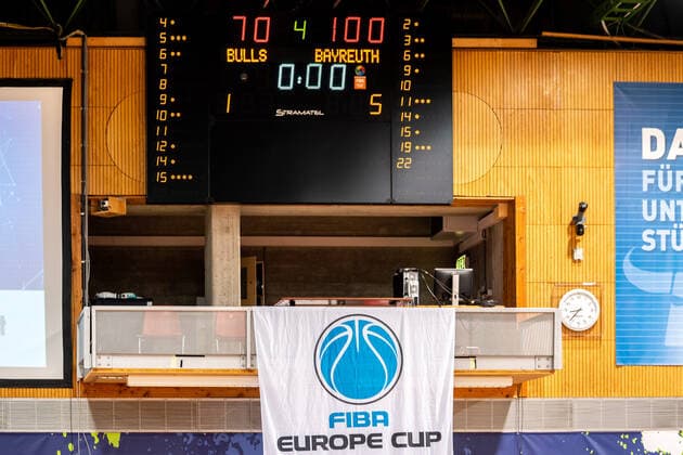 BASKETBALL - FIBA EC, Kapfenberg vs Bayreuth KAPFENBERG,AUSTRIA,13.OCT.21 - BASKETBALL - FIBA Europe Cup, Kapfenberg bulls vs Medi Bayreuth. Image shows the scoreboard.  GEPAxpictures xJohannesxFriedl