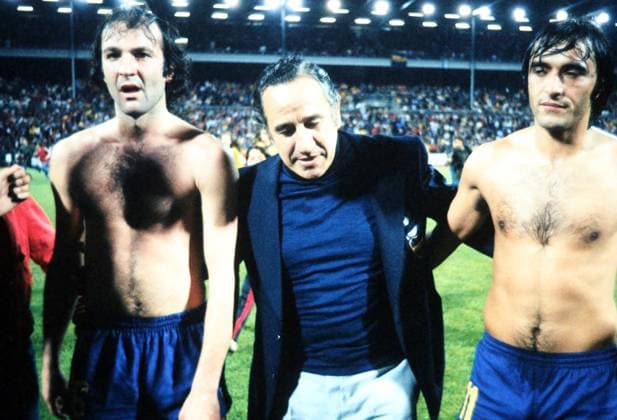 01.08.78 Borussia Mönchengladbach - Boca Juniors Deutschland, Karlsruhe, 01.08.1978, Fussball, Welt Pokal, Borussia Mönchengladbach - Boca Juniors (0:3): mi. Juan Carlos Lorenzo (Trainer Boca Juniors). *** 01 08 78 Borussia Mönchengladbach Boca Juniors Germany, Karlsruhe, 01 08 1978, Football, World Cup, Borussia Mönchengladbach Boca Juniors 0 3 mi Juan Carlos Lorenzo coach Boca Juniors
