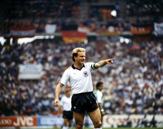 02.07.82 Deutschland - Spanien Spanien, Madrid, 02.07.1982, Fussball, FIFA WM 1982 in Spanien, DFB Deutschland - Spanien (2:1): Karl-Heinz Rummenigge (Deutschland). *** 02 07 82 Germany Spain Spain, Madrid, 02 07 1982, Football, FIFA World Cup 1982 in Spain, DFB Germany Spain 2 1 Karl Heinz Rummenigge Germany