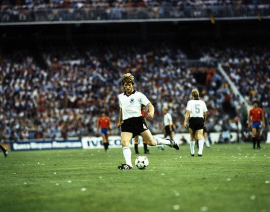 02.07.82 Deutschland - Spanien Spanien, Madrid, 02.07.1982, Fussball, FIFA WM 1982 in Spanien, DFB Deutschland - Spanien (2:1): Karlheinz Förster (Deutschland). *** 02 07 82 Germany Spain Spain, Madrid, 02 07 1982, Football, FIFA World Cup 1982 in Spain, DFB Germany Spain 2 1 Karlheinz Förster Germany