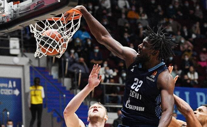 6672653 14.10.2021 Zenit s Alex Poythress shoots during the Euroleague basketball match between Zenit St.Petersburg and Bayern Munich, in St. Petersburg, Russia. Alexander Galperin Sputnik Russia Basketball Euroleague Zenit - Bayern  63dcf3d29ec04001