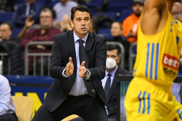 14.10.2021, xlakx, Basketball EuroLeague, Alba Berlin - BASKONIA VITORIA emspor, v.l. Israel Gonzalez (Alba Berlin Trainer) Berlin