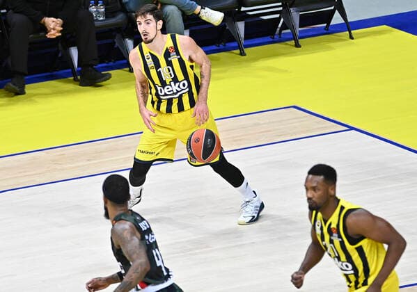 Nando de Colo of Fenerbahce Beko Istanbul durng the Turkish Airlines Euroleague regular season basketball match between Fenerbahce Beko Istanbul and Unics Kazan at Ulker Arena in Istanbul , Turkey on October 14, 2021.  www.seskimphoto.com