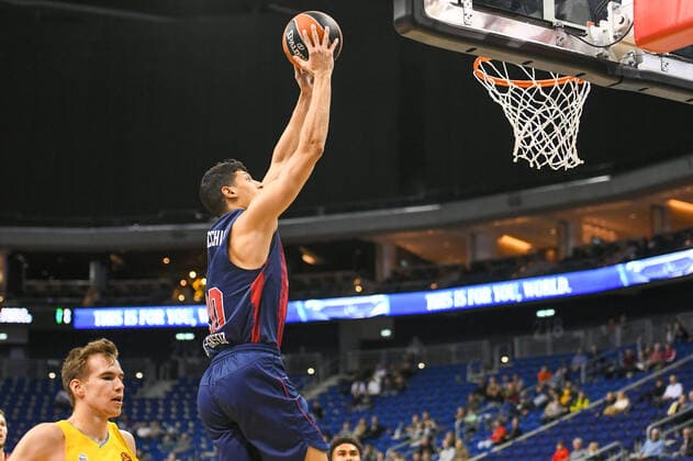 14.10.2021, xlakx, Basketball EuroLeague, Alba Berlin - BASKONIA VITORIA emspor, v.l.Malte Delow (Alba Berlin No.50),Simone Fontecchio (Baskonia Vitoria Gasteiz No.20) Berlin