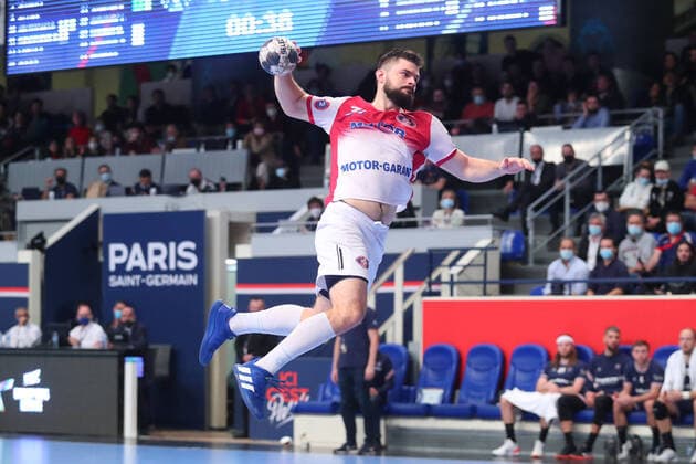 Denis Vasilev (HC Motor Zaporozhye) HANDBALL : Paris Saint-Germain HB vs HC Motor Zaporozhye - EHF Champions League - 4eme journee - 14 10 2021 KevinDomas Panoramic 