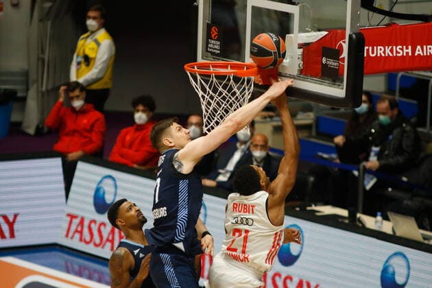 Saint Petersburg, Russia - 14 october 2021: Basketball. Euroleague 2021-2022, BC Zenit vs FC Bayern Munich. Player of the Zenit basketball club Arturas Gudaitis, Augustine Rubit MaksimxKonstantinov