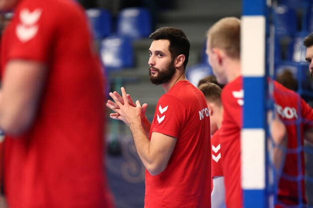 Vladyslav Dontsov (HC Motor Zaporozhye) HANDBALL : Paris Saint-Germain HB vs HC Motor Zaporozhye - EHF Champions League - 4eme journee - 14 10 2021 KevinDomas Panoramic 