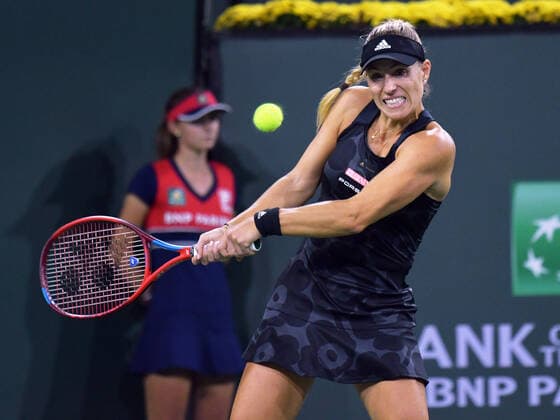 INDIAN WELLS, CA - OCTOBER 14: Angelique Kerber (GER) hitting a backhand during her quarterfinal match during the BNP Paribas Open on October 14, 2021, at the Indian Wells Tennis Garden in Indian Wells, CA. (Photo by Cynthia Lum Icon Sportswire) TENNIS: OCT 14 BNP Paribas Open Icon250211014055