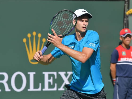 INDIAN WELLS, CA - OCTOBER 14: Hubert Hurkacz (POL) in action during his quarter final match during the BNP Paribas Open on October 14, 2021, at the Indian Wells Tennis Garden in Indian Wells, CA. (Photo by Cynthia Lum Icon Sportswire) TENNIS: OCT 14 BNP Paribas Open Icon250211014077