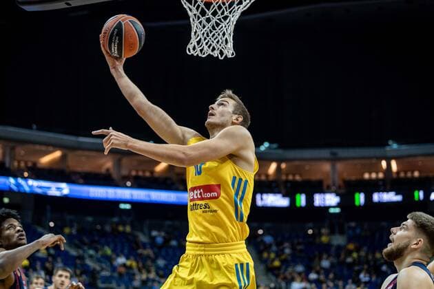 Basketball Berlin 14.10.2021 Saison 2021 2022 EuroLeague Regular Season Alba Berlin - Baskiona Vitoria-Gasteiz Tim Schneider (Alba Berlin, No.10)