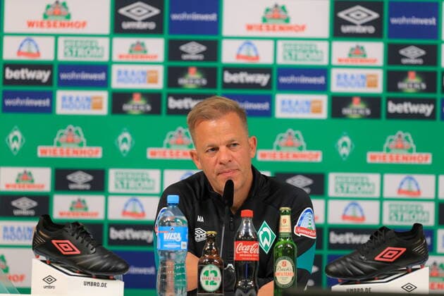 Sport Themen der Woche KW41 Sport Bilder des Tages GER, 2.FBL SV Werder Bremen Pressekonferenz vor dem Spiel gegen Darmstadt 15.10.2021, wohninvest WESERSTADION - Presseraum, Bremen, GER, 2.FBL SV Werder Bremen Pressekonferenz vor dem Spiel gegen Darmstadt Markus Anfang (Trainer SV Werder Bremen) stellt sich den Fragen der Journalisten. *** GER, 2 FBL SV Werder Bremen Press conference before the match against Darmstadt 15 10 2021, wohninvest WESERSTADION Press room, Bremen, GER, 2 FBL SV Werder Bremen Press conference before the match against Darmstadt Markus Anfang Coach SV Werder Bremen takes questions from journalists nordphotoxGmbHx xStoever nph00401