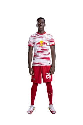 Achtung: Redaktionelle Nutzung honorarfrei - Attention: Free of charge for editorial use - Ilaix Moriba. RB Leipzig. Mannschaft Saison 2021 2022. Porträttermin RB Leipzig. Saison 2021 2022.