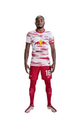 Achtung: Redaktionelle Nutzung honorarfrei - Attention: Free of charge for editorial use - Christopher Nkunku. RB Leipzig. Mannschaft Saison 2021 2022. Porträttermin RB Leipzig. Saison 2021 2022.