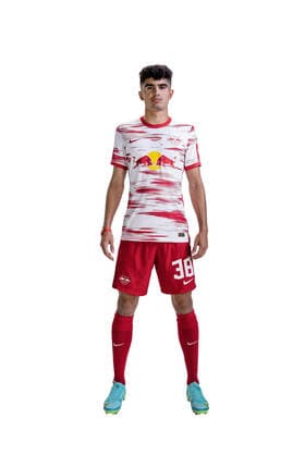 Achtung: Redaktionelle Nutzung honorarfrei - Attention: Free of charge for editorial use - Hugo Novoa. RB Leipzig. Mannschaft Saison 2021 2022. Porträttermin RB Leipzig. Saison 2021 2022.
