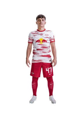 Achtung: Redaktionelle Nutzung honorarfrei - Attention: Free of charge for editorial use - Joscha Wosz. RB Leipzig. Mannschaft Saison 2021 2022. Porträttermin RB Leipzig. Saison 2021 2022.