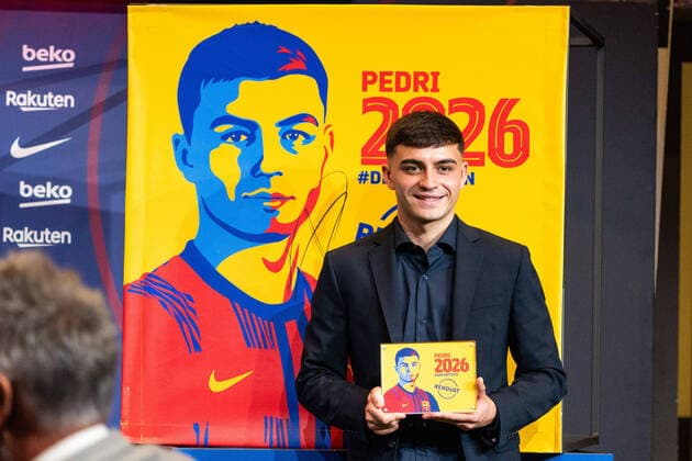 Pedri Renew With FC Barcelona, Barca FC Barcelona player (16) Pedri during his contract renewal in Camp Nou, Barcelona, Spain, on October 15, 2021. Barcelona Spain urbanandsport-presscon211015_nplaO  Copyright: xUrbanandsportx