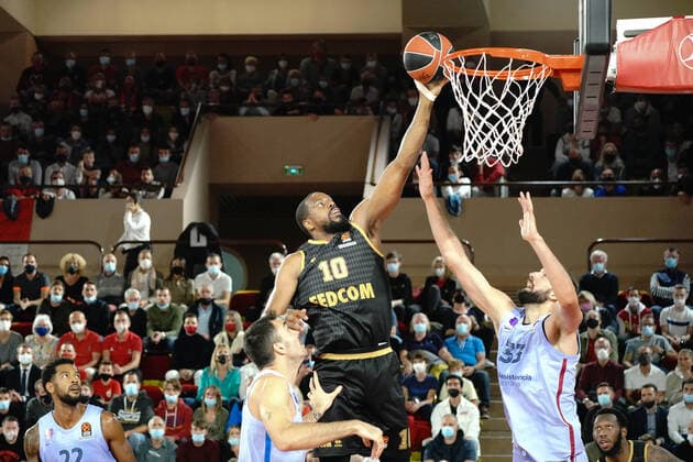 Will Thomas (AS Monaco) - Nikola Mirotic (FC Barcelone) BASKETBALL : Monaco vs FC Barcelone - Euroligue - Monaco - 15 10 2021 NorbertScanella Panoramic 