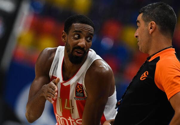 Basketball, EuroLeague, ZSKA Moskau - Roter Stern Belgrad 6673407 15.10.2021 Crvena Zvezda s Austin Hollins reacts during the Euroleague basketball match between CSKA Moscow and Crvena Zvezda Belgrade, in Moscow, Russia. Vladimir Astapkovich Sputnik Russia Basketball Euroleague CSKA - Crvena Zvezda  3683c1d5008414ad