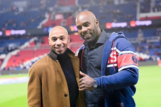 Teddy Riner et Thierry Henry FOOTBALL : PSG vs SCO Angers - Ligue 1 Uber Eats - 15 10 2021 JBAutissier Panoramic 