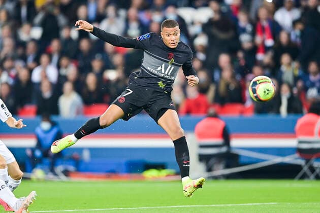 Kylian Mbappe (PSG) FOOTBALL : PSG vs SCO Angers - Ligue 1 Uber Eats - 15 10 2021 JBAutissier Panoramic 