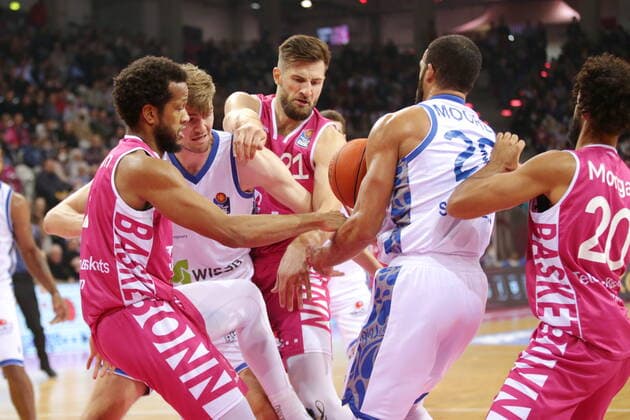 Telekom Baskets Bonn vs. Fraport Skyliners Frankfurt easyCredit BBL 1. Bundesliga , Saison 2021 2022 , Hauptrunde 4. Spieltag
