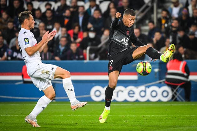 October 15, 2021, Paris, France, France: Kylian MBAPPE of PSG during the Ligue 1 match between Paris Saint-Germain (PSG) and Angers SCO at Parc des Princes stadium on October 15, 2021 in Paris, France. Paris France - ZUMAm308 20211015_zsp_m308_021 Copyright: xMatthieuxMirvillex