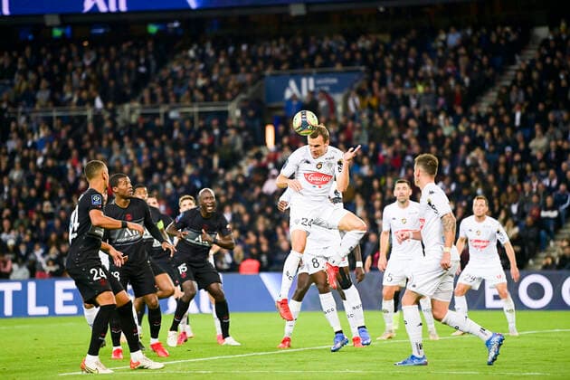 Romain Thomas (Angers) FOOTBALL : PSG vs SCO Angers - Ligue 1 Uber Eats - 15 10 2021 JBAutissier Panoramic 