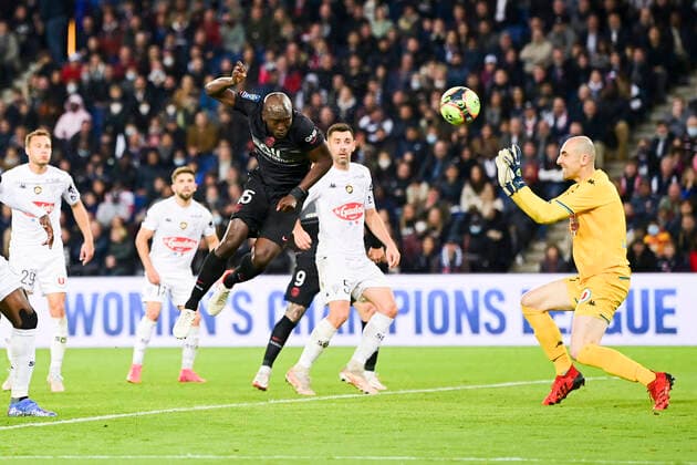 but de Danilo Pereira (PSG) vs Paul Bernardoni (Angers) FOOTBALL : PSG vs SCO Angers - Ligue 1 Uber Eats - 15 10 2021 JBAutissier Panoramic 