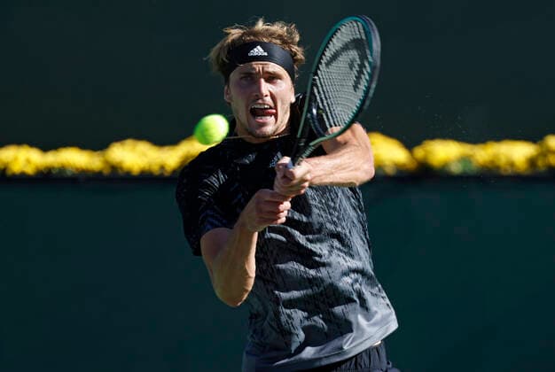 October 15, 2021 Alexander Zverev of Germany returns a shot against Taylor Fritz during the 2021 BNP Paribas Open at Indian Wells Tennis Garden in Indian Wells, California. Mandatory Photo Credit : CSM Indian Wells United States of America - ZUMAc04_ 20211015_zaf_c04_013 Copyright: xCharlesxBausx