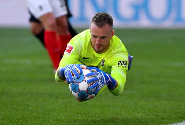 Fussball 1. Bundesliga Saison 2021 2022 8. SPieltag SC Freiburg - RB Leipzig 16.10.2021 Torwart Mark Flekken (SC Freiburg)