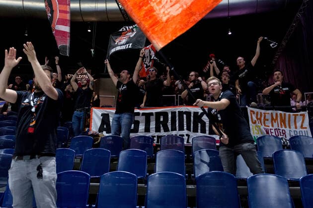 Basketball Loewen Braunschweig - NINERS Chemnitz Fans sieg auswaerts Basketball Loewen Braunschweig - NINERS Chemnitz, Basketball, BBL, Saison 2021 2022, 16.10.2021 Braunschweig Copyright: xHelbigx Eibner-Pressefotox EP_helbig