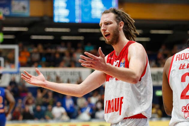 GER, Weissenfels, Stadthalle Weissenfels, 16.10.2021, emspor, emonline, despor, deonline, SYNTAINICS MBC vs. s.Oliver Wuerzburg, easyCredit BBL, 4. Spieltag Bild: Verwunderung bei Craig Moller (s.Oliver Wuerzburg) Copyright: HMBxMedia JulienxBecker