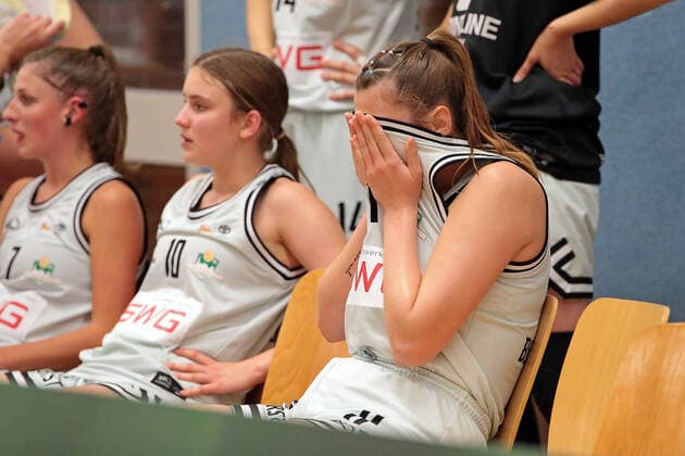 16.10.2021, xovx, Basketball Damen 2. Bundesliga DBBL, Bender Baskets Grünberg - BBZ Opladen Hawks Lena Dziuba (Bender Baskets Grünberg) enttäuscht, enttäuscht schauend Grünberg Sporthalle Theo-Koch-Schule Hessen Deutschland (DE)