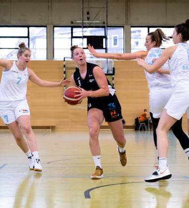 Duesseldorf, Germany, October 16 Esther Fokke (9 SNP Bascats) in action during the 1. Toyota Damen Basketball Bundesliga game between the Capitol Bascats Duesseldorf and SNP Bascats USC Heidelberg at Wekita Sportarena in Duesseldorf Tatjana Herzberg SPP Capitol Bascats Duesseldorf v SNP Bascats USC Heidelberg, 1. Toyota Damen Basketball Bundes Game, Wekita Sportarena 