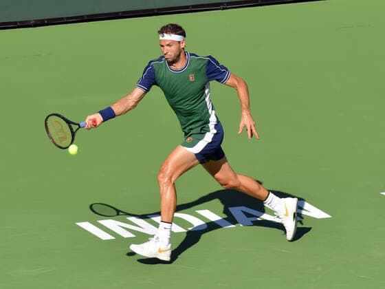 INDIAN WELLS, CA - OCTOBER 16: Grigor Dimitrov (BUL) hitting a forehand during his semifinal match at the BNP Paribas Open on October 16, 2021, at the Indian Wells Tennis Garden in Indian Wells, CA. (Photo by Cynthia Lum Icon Sportswire)F TENNIS: OCT 16 BNP Paribas Open Icon2502110161348