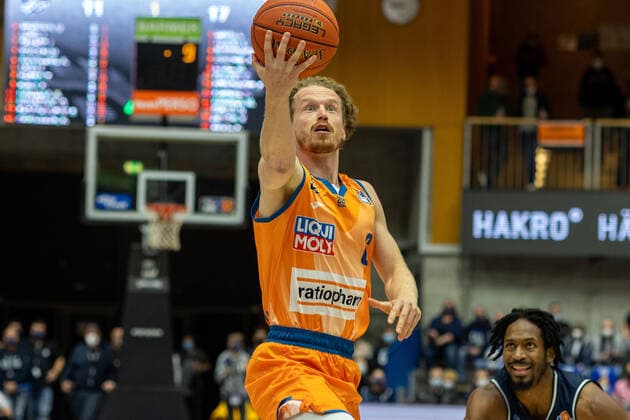 Per Guenther (ratiopharm Ulm, 06) HAKRO Merlins Crailsheim vs. ratiopharm Ulm, Basketball, 1. Bundesliga, easy credit BBL, Spieltag 4, Spielzeit 2021 2022, 16.10.2021 HAKRO Merlins Crailsheim vs. ratiopharm Ulm, Basketball, 1. Bundesliga, easy credit BBL, Spieltag 4, Spielzeit 2021 2022, 16.10.2021 Ilshofen Copyright: xNinaxSander xEibnerxPressefotoxIx EP_NSR
