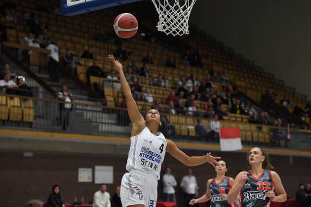 Basketball Damen 1. Bundesliga 5. Spieltag Herner TC - TSV 1880 Wasserburg am 16.10.2021 im Sportpark Wanne-Eickel in Herne Laura Zolper ( Herne )