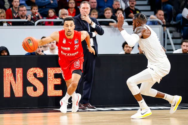links Joel Aminu (Brose Bamberg, 21) Brose Bamberg - MLP Academics Heidelberg - easyCredit-BBL - Basketball Bundesliga Saison 2021 22 Spieltag 4, 17.10.2021 Bamberg, Brose Arena Copyright: DanielxLöb
