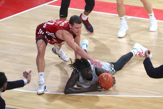 Bayerns 31 Zan Mark SISKO vs Giessens 1 NUMI. Basketball, FC Bayern - Giessen, Bundesliga, Saison 2021-2022, am 17.10.2021 in Muenchen, A U D I D O M E, Deutschland. Quelle Copyright Credit : Oryk HAIST