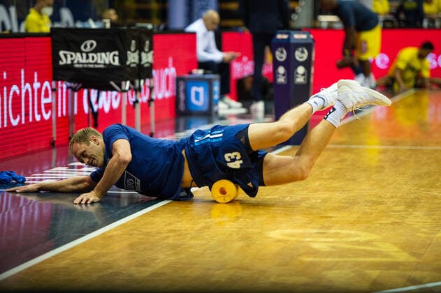 GER, Basketball,easyCredit BBL, EWE Baskets Oldenburg vs ALBA Berlin 17.10.2021, EWE Arena, Oldenburg, GER, easyCredit BBL, EWE Baskets Oldenburg vs ALBA Berlin, im Bild Luke SIKMA ( ALBA Berlin 43 ) vor dem Spiel